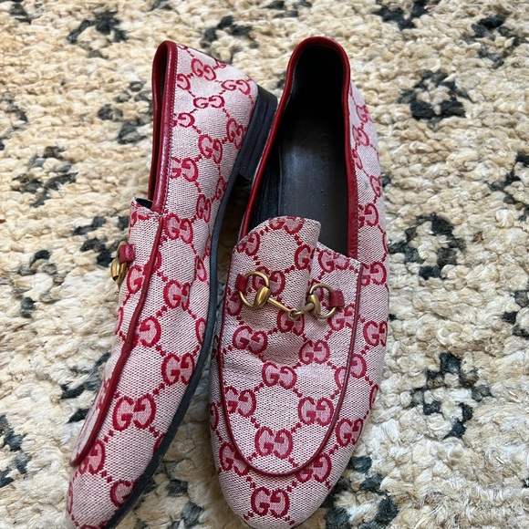 GUCCI Red GG Canvas Jordan Loafer - Picture 3 of 4